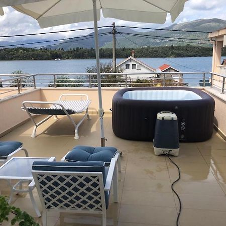 Riverside Villa تيفات المظهر الخارجي الصورة