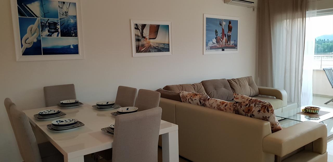 Riverside Villa تيفات المظهر الخارجي الصورة