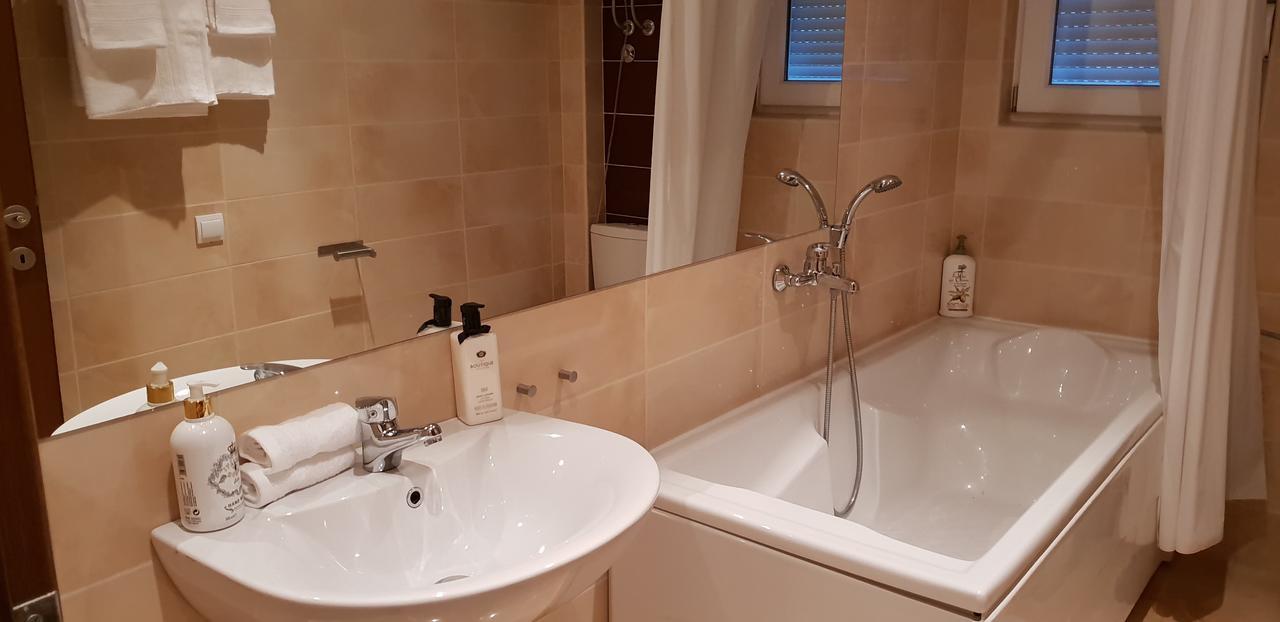 Riverside Villa تيفات المظهر الخارجي الصورة